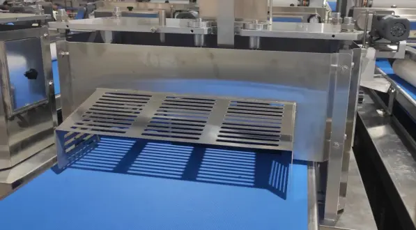 Линия для производства дрожжевых и слоеных изделий с начинкой BAKELINE