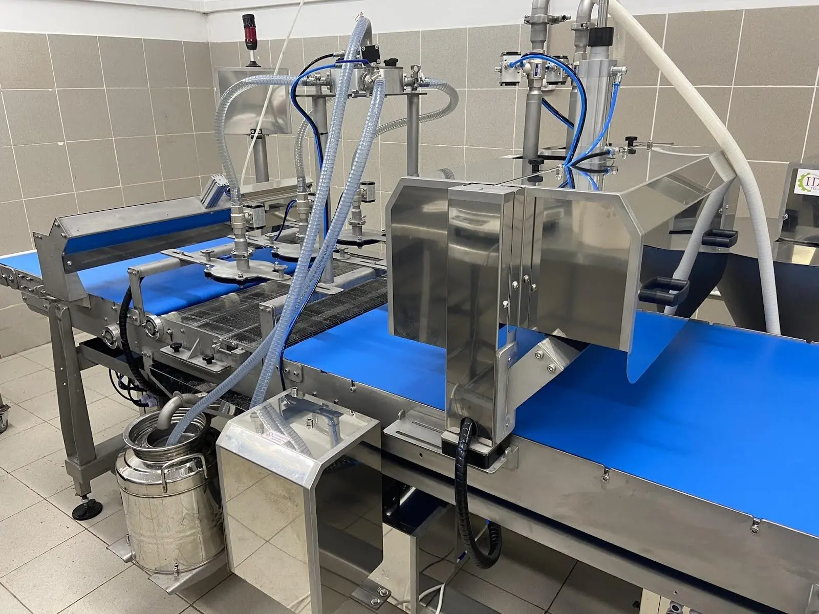 Линия пропитки и промазки круглых тортов