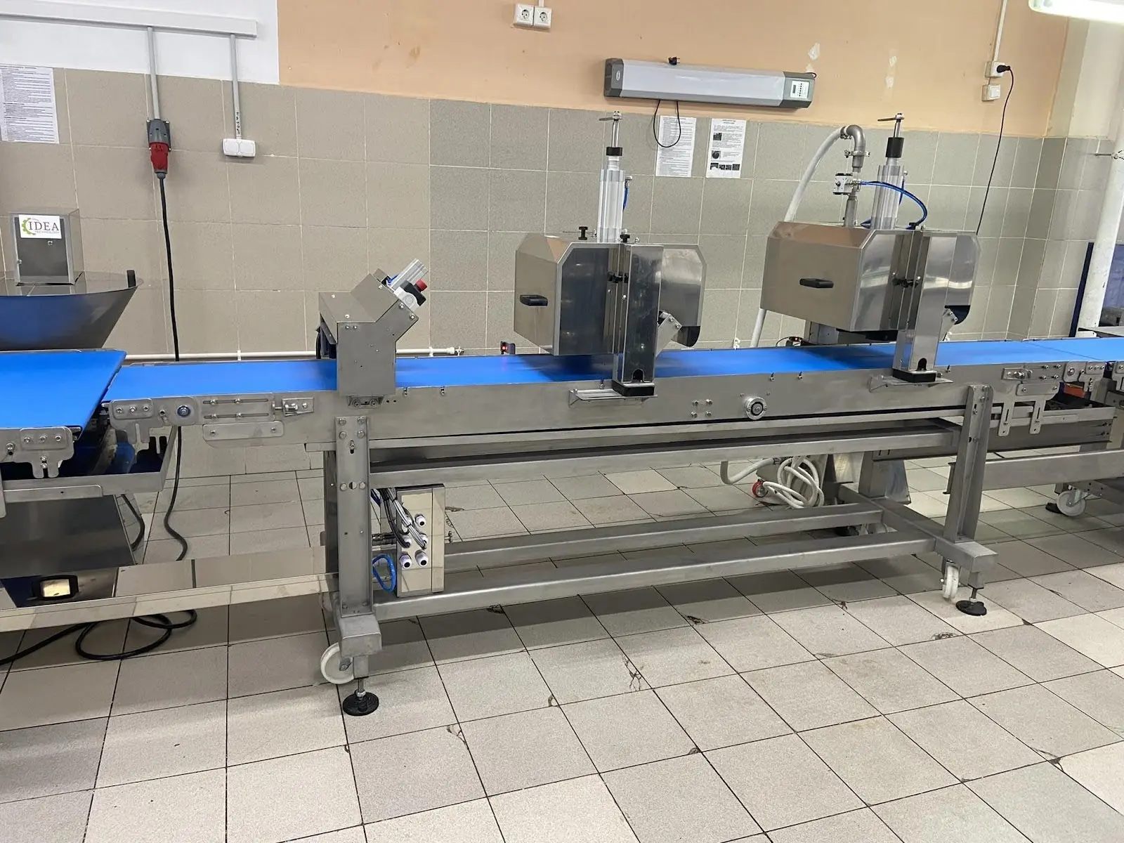 Линия пропитки и промазки круглых тортов